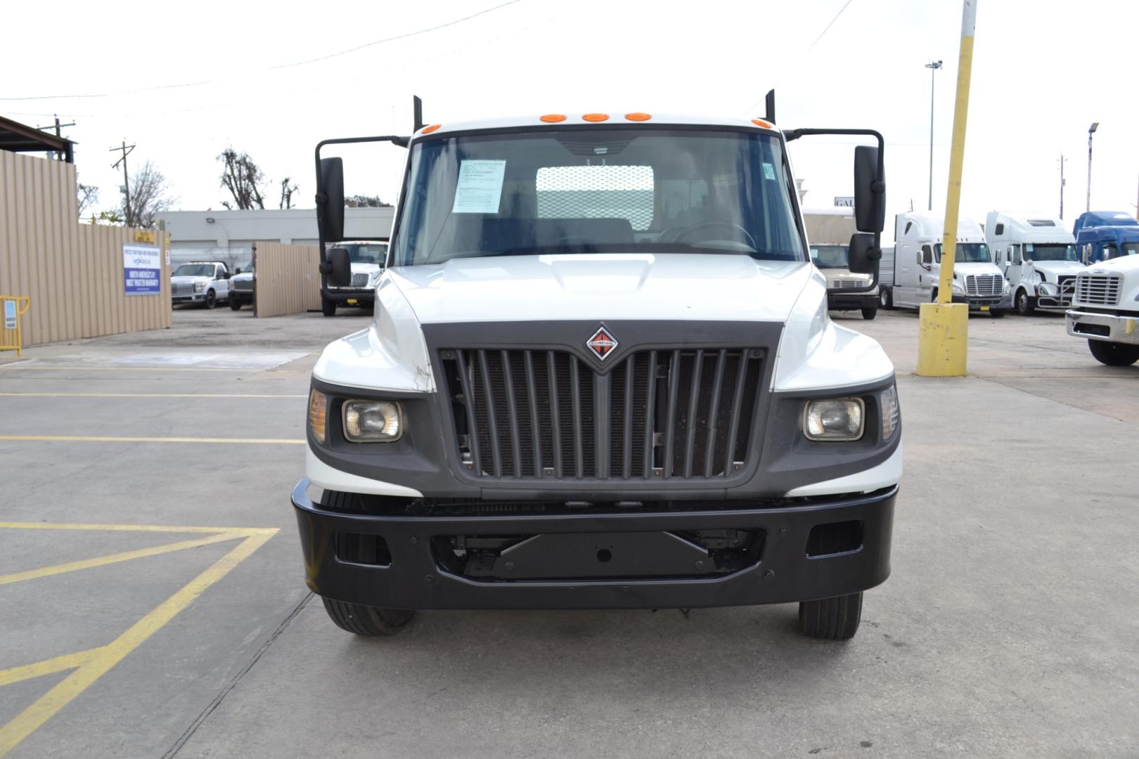 2014 WHITE /BLACK INTERNATIONAL TERRASTAR with an MAXXFORCE 7 6.4L 220HP engine, ALLISON 1000 6SPD AUTOMATIC transmission, located at 9172 North Fwy, Houston, TX, 77037, (713) 910-6868, 29.887470, -95.411903 - Photo#1